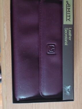 Amity Leather Secretariat Wallet in Burgundy